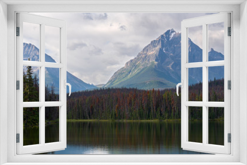 Fototapeta Naklejka Na Ścianę Okno 3D - Leach Lake, Jasper National Park, Alberta, Canada