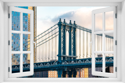 Fototapeta Naklejka Na Ścianę Okno 3D - The view of Manhattan skyline and Brookyn bridge from Brooklyn side after sunrise , New york city