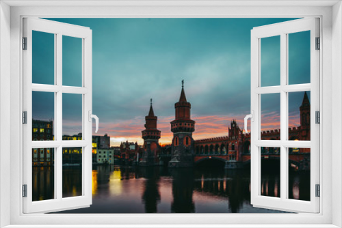 Fototapeta Naklejka Na Ścianę Okno 3D - Warschauerbrücke