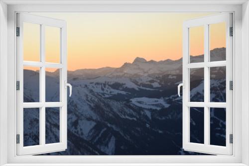 Fototapeta Naklejka Na Ścianę Okno 3D - Snowy mountain sunset scene