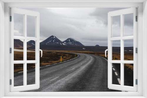 Fototapeta Naklejka Na Ścianę Okno 3D - Road views in North Iceland