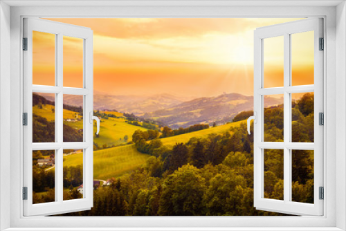 Fototapeta Naklejka Na Ścianę Okno 3D - Berglandschaft mit Sonne und Panorama