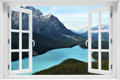 Fototapeta Naklejka Na Ścianę Okno 3D - The beautiful blue Peyto Lake in Canada
