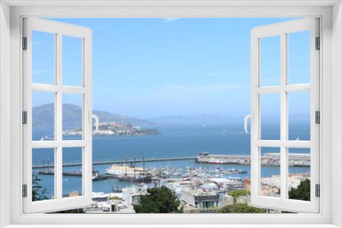 Fototapeta Naklejka Na Ścianę Okno 3D - Beautiful Summer Scenery in San Francisco and its Harbor