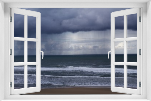 Fototapeta Naklejka Na Ścianę Okno 3D - plage sous la pluie