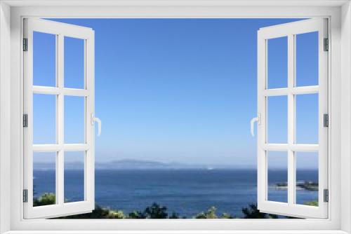 Fototapeta Naklejka Na Ścianę Okno 3D - 青い空と海