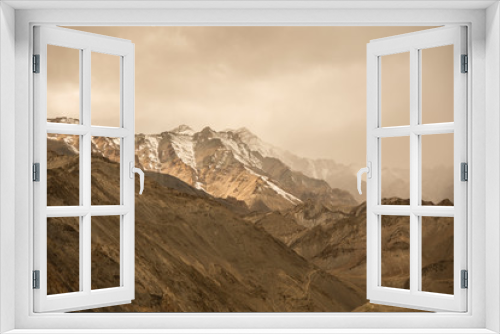 Fototapeta Naklejka Na Ścianę Okno 3D - mountain landscape  in ladakh india