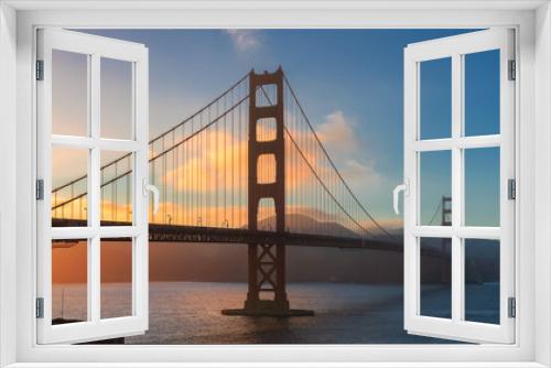 Fototapeta Naklejka Na Ścianę Okno 3D - Golden Gate bridge at sunset, San Francisco, California