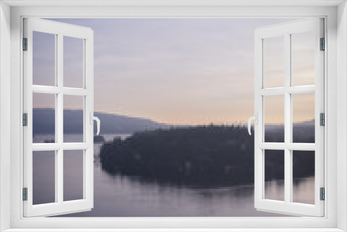 Fototapeta Naklejka Na Ścianę Okno 3D - morning on lake