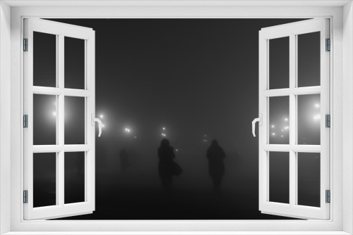 Fototapeta Naklejka Na Ścianę Okno 3D - foggy night in the city