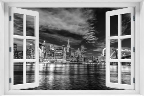 Fototapeta Naklejka Na Ścianę Okno 3D - Skyline of Manhattan and Brooklyn bridge, night view