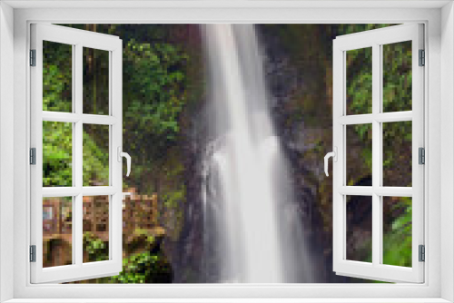 Fototapeta Naklejka Na Ścianę Okno 3D - Waterfall in Costa Rica