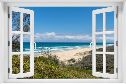 Fototapeta Naklejka Na Ścianę Okno 3D - Seventy-Five Mile Beach on Fraser Island, Queensland, Australia, seen from Indian Head headland which marks both the most easterly point on the island and the northern end of 75 Mile Beach.