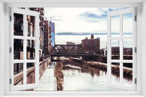 Fototapeta Naklejka Na Ścianę Okno 3D - Downtown Denver along the river trail