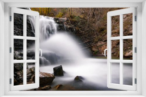 Fototapeta Naklejka Na Ścianę Okno 3D -  Perino waterfalls
