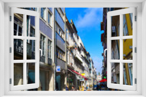 Fototapeta Naklejka Na Ścianę Okno 3D - Einkaufsstrasse in Porto/Portugal