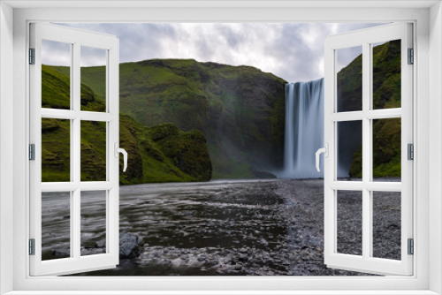 Fototapeta Naklejka Na Ścianę Okno 3D - Skógafoss, a massive waterfall in Iceland
