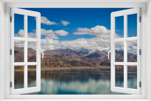 Fototapeta Naklejka Na Ścianę Okno 3D - Mountain lake in Pamir, Tajikistan
