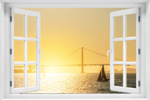 Fototapeta Naklejka Na Ścianę Okno 3D - The Golden Gate bridge of San Francisco in the sunset