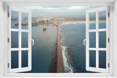 Fototapeta Naklejka Na Ścianę Okno 3D - Long pier on the atlantic coast of Portugal