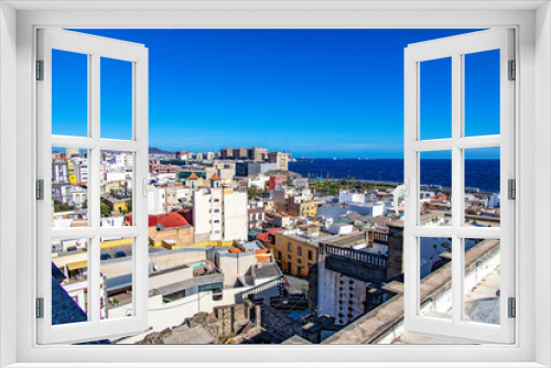 Fototapeta Naklejka Na Ścianę Okno 3D -  original head of the Spanish city, the capital of Gran Canaria, Las Palmas, from a lookout point to colorful houses