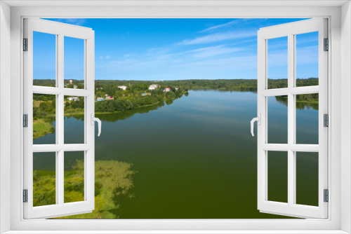 Fototapeta Naklejka Na Ścianę Okno 3D - Top view of the forest lake and vegetation along its shores