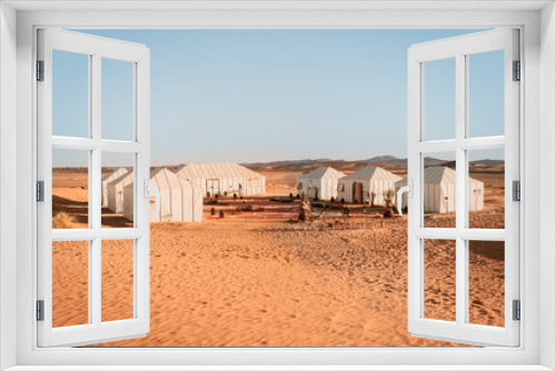 Fototapeta Naklejka Na Ścianę Okno 3D - Hotel in der Sahara Wüste von Marokko