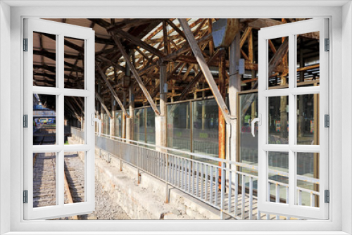 Fototapeta Naklejka Na Ścianę Okno 3D - Rail and wooden frame