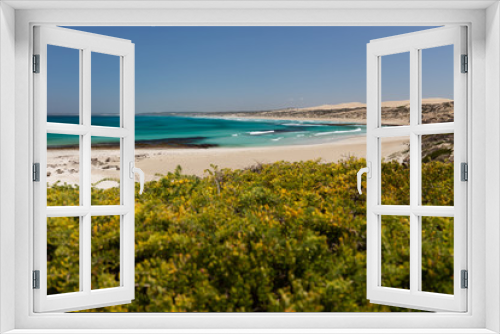 Fototapeta Naklejka Na Ścianę Okno 3D - Beautiful, untouched, remote beach during sunny day on the Great Australian Bight in South Australia