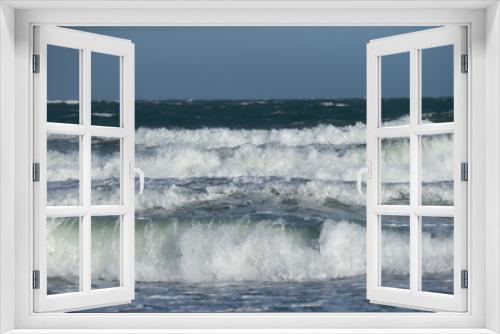 Fototapeta Naklejka Na Ścianę Okno 3D - Sea waves against cloudy sky