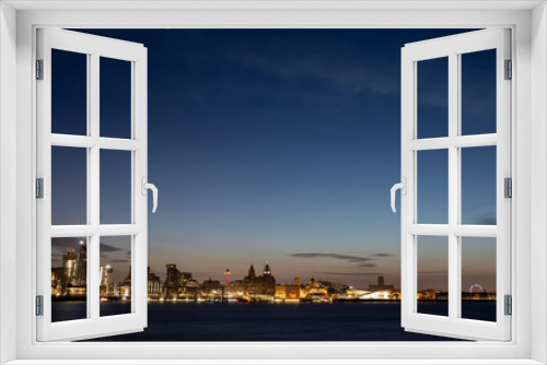 Fototapeta Naklejka Na Ścianę Okno 3D - Iconic Liverpool Skyline