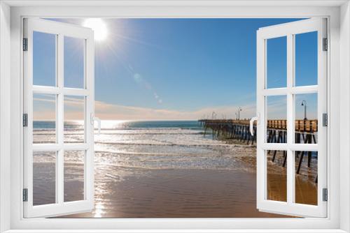 Fototapeta Naklejka Na Ścianę Okno 3D - View of the famous Pismo Beach pier in California