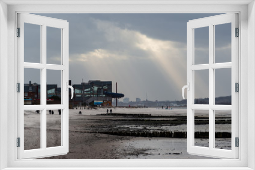 Fototapeta Naklejka Na Ścianę Okno 3D - Wintersturm an der Kieler Förde in der Ostsee, hier am Strand von Laboe