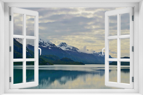 Fototapeta Naklejka Na Ścianę Okno 3D - Alaska mountains and water