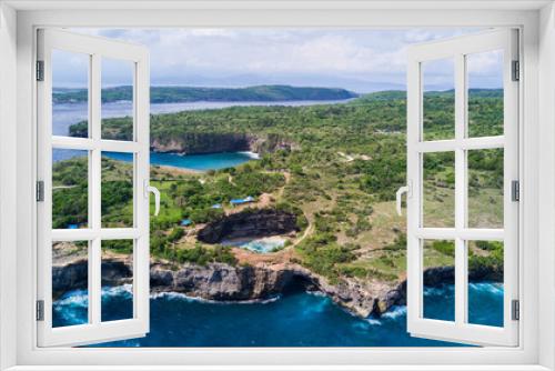 Fototapeta Naklejka Na Ścianę Okno 3D - Stunning aerial view of the Broken Beach. Broken Beach locally known as Pantai Pasih Uug is one of the top picturesque and most visited destinations on Nusa Penida Island, Bali, Indonesia.