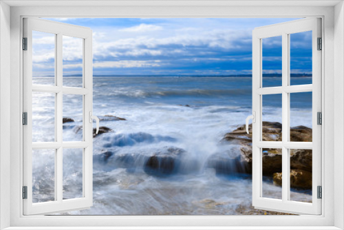 Fototapeta Naklejka Na Ścianę Okno 3D - View of the rocky ocean shore