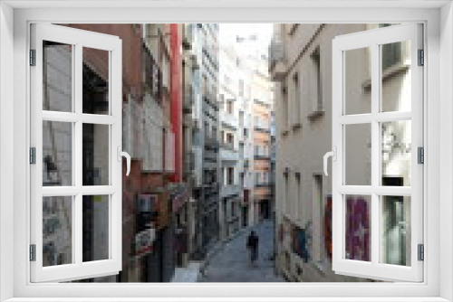 Fototapeta Naklejka Na Ścianę Okno 3D - Yeni Charshi street in Beyoglu district of the old part of Istanbul