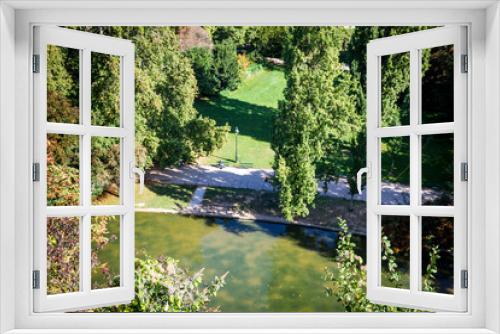 Fototapeta Naklejka Na Ścianę Okno 3D - Pond in Buttes-Chaumont Park, Paris