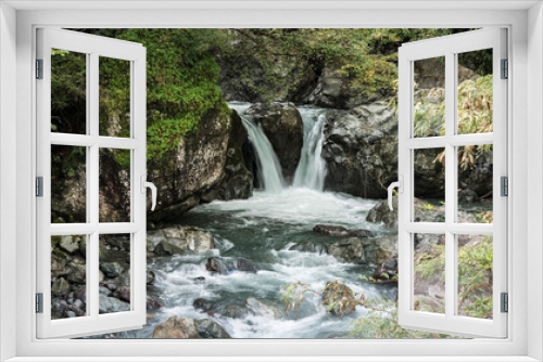 Fototapeta Naklejka Na Ścianę Okno 3D - 渓流の滝