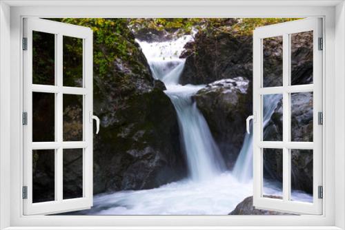 Fototapeta Naklejka Na Ścianę Okno 3D - 渓流の滝