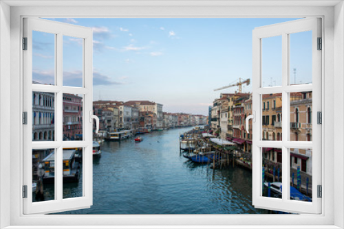 Fototapeta Naklejka Na Ścianę Okno 3D - Beautiful downtown Venice