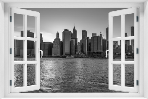 Fototapeta Naklejka Na Ścianę Okno 3D - Manhattan through the east river