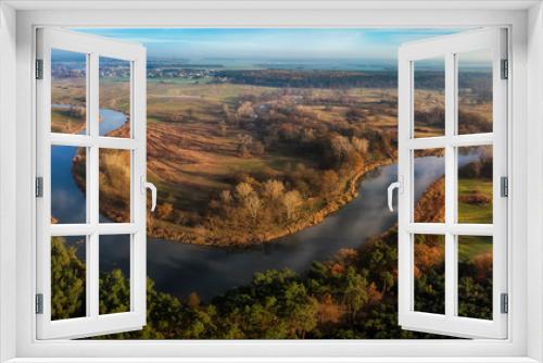 Fototapeta Naklejka Na Ścianę Okno 3D - Wijąca się rzeka Warta wśród łąk i lasów Wielkopolski, widok z lotu ptaka