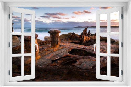Fototapeta Naklejka Na Ścianę Okno 3D - Shipwreck at sunset, Sydney Australia