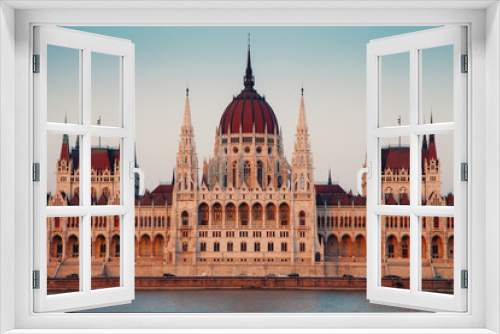 Fototapeta Naklejka Na Ścianę Okno 3D - Parliament building in Budapest