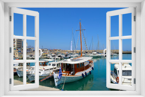 Fototapeta Naklejka Na Ścianę Okno 3D - Heraklion port in Crete