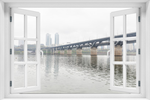 Fototapeta Naklejka Na Ścianę Okno 3D - Seoul Han River rainy day park view
