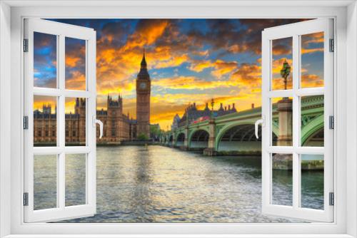 Fototapeta Naklejka Na Ścianę Okno 3D - Big Ben and Westminster Palace in London at sunset, UK