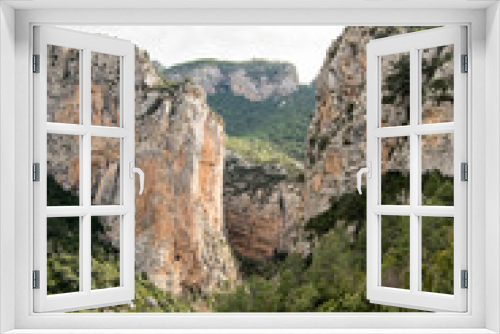 Fototapeta Naklejka Na Ścianę Okno 3D - Pirineos