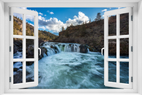 Fototapeta Naklejka Na Ścianę Okno 3D - Oregon Waterfall along the Deschutes River